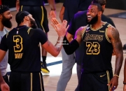 江南体育-NBA季后赛激烈开战，球星争相表现