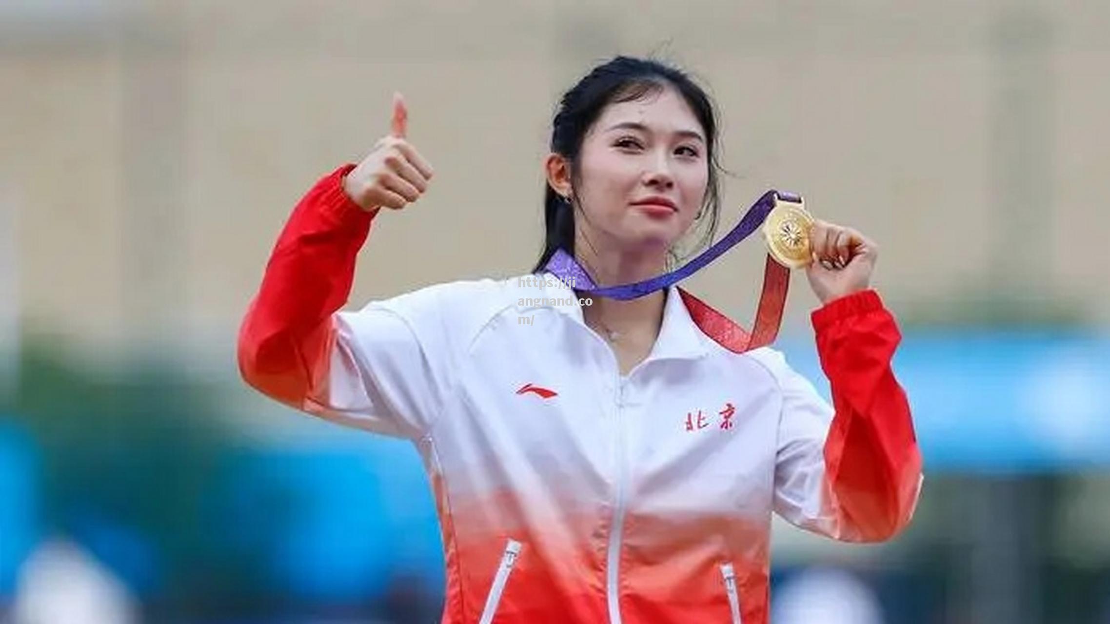 体育赛场上，球员们用实力征服了观众